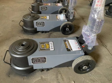 臥式千斤頂工作輔助設備調節高度位置